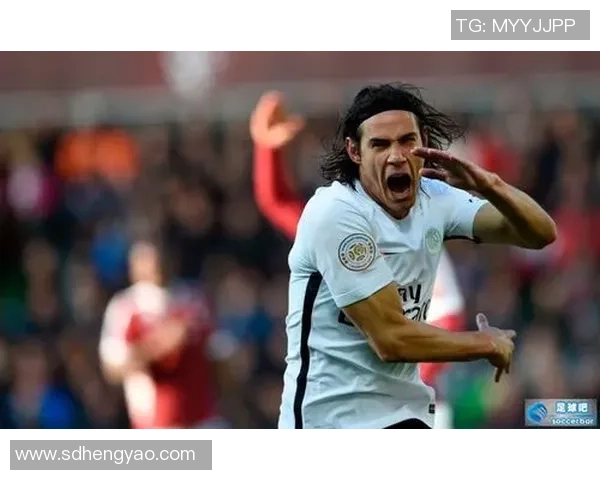 天下足球精彩回顾与分析 每周一晚上8点为你呈现全球足球热潮与精彩瞬间